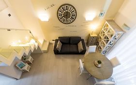 Cool Flat At Via Dei Mille By Napoliapartments